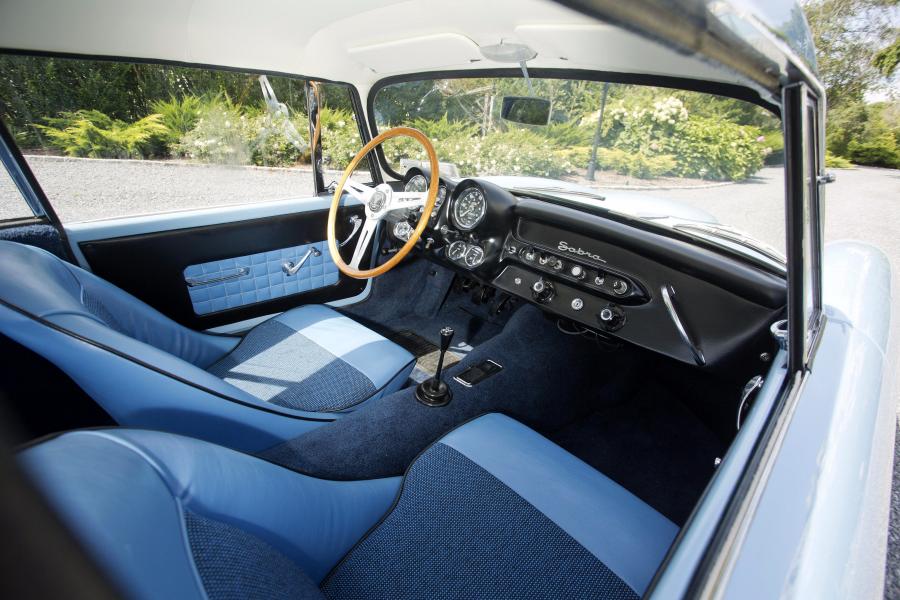 Интерьер Autocars Sabra Sport Coupe 1961 года  (фото 9 из 16)